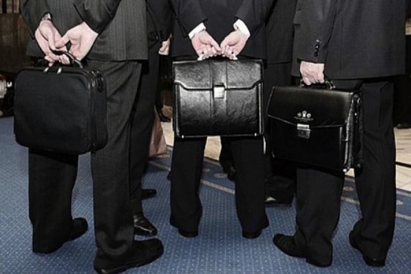 Госслужба лидирует в рейтинге престижности профессий